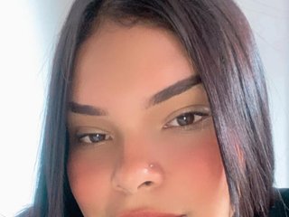Erotski video chat cuteandshybrunette