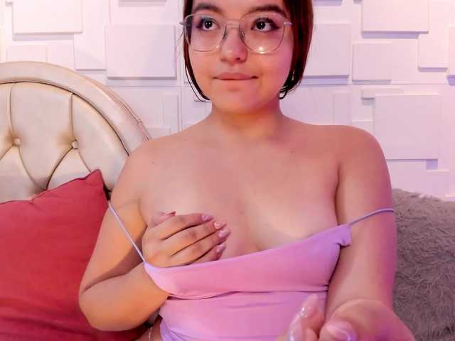 Fotografije DakotaJade I feel like playing with my boobs @remain PVT OPEN lush on