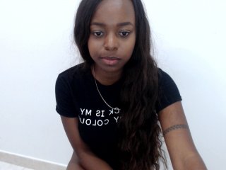 Fotografije daniielaa My pussy want some love// LOVENSE ON- make me wet wt ur tips guys// @reamain ride toy//at150 #sloopy #bj