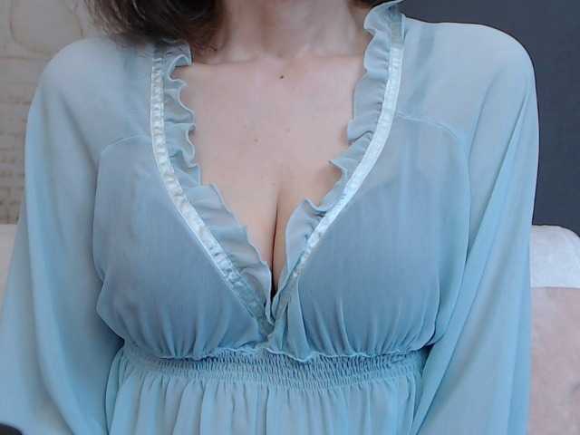 Fotografije DeaDivina Bonjour les coquins!!!!Faites moi frissonner de plaisir ....Bisous!!