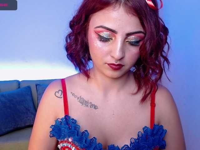 Fotografije Diamond-Red ❤️Hi guys❤️ I'm watching my father masturbating, and that made me very horny ... come help me to culminate my orgasm ♥ ♥ #lovense #ahegao #bdsm #squirt #dirty