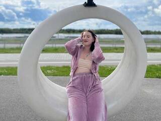 Erotski video chat DollVice