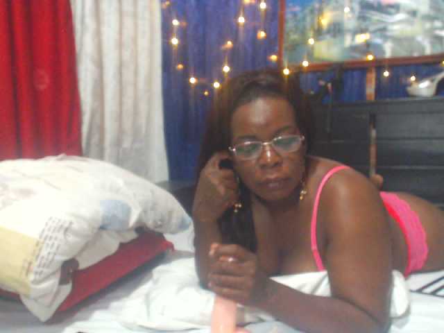 Emitiranje snimki zaslona EBONYBLACKa