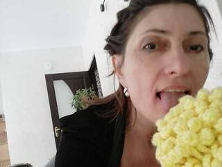 Erotski video chat Eleanesa