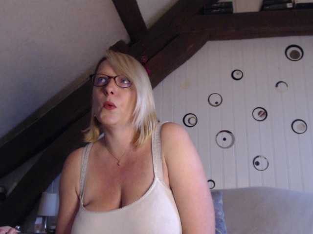 Emitiranje snimki zaslona EleannaRose