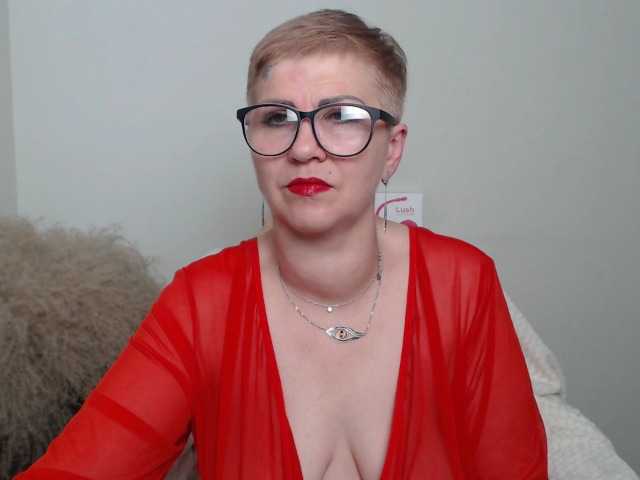 Fotografije ElenaQweenn hello guys! i am new here, support my first day!11 if you like me,20 c2c,25 spank my ass,45 flash tits,66 flash pussy,100 get naked,150 pussyplay,250 toyplay!