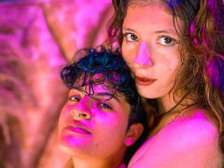 Erotski video chat MiaAndAlex