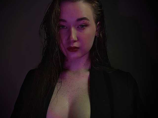 Fotografija profila emilia-edwrds