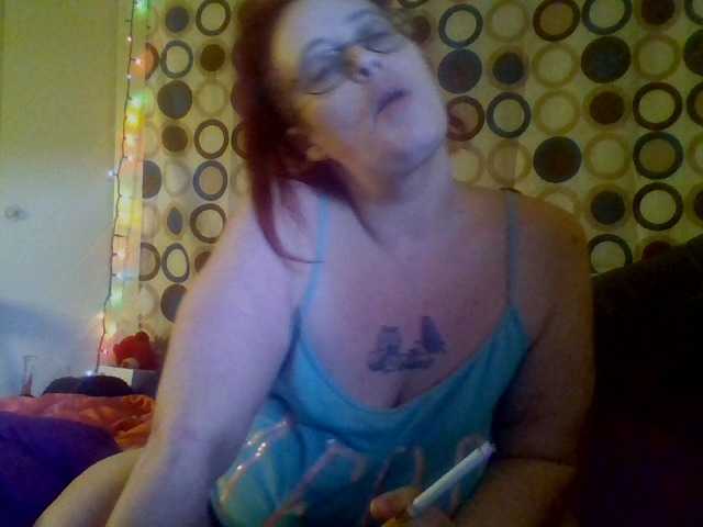Fotografije EmpressWillow Happy Friday I’m back. #bbw #goddess #kink #submissive #tits #ass #pussy #smoking #bellylove #sph #mommy #edging #findom #feet #tease #daddy #c2c #findom #paypig catch my vibe