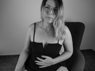 Erotski video chat Emy-Lana