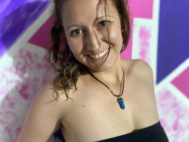 Erotski video chat EstrellaHorny