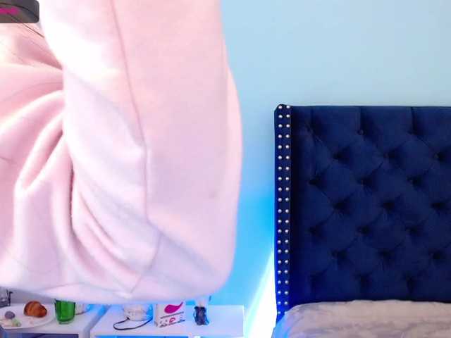 Fotografije EvelynTomson 'CrazyGoal': let's play and enjoy my delicious juices ♥ at ride dildo + squirt #squirt #pussy #daddy #18 #teen @ 299