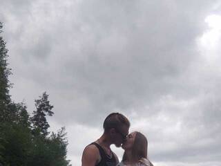 Erotski video chat F0XandM00N