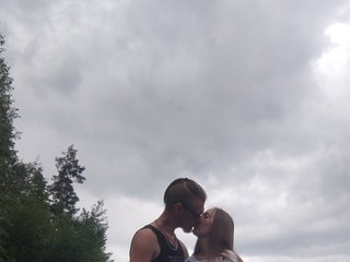 Erotski video chat F0XandM00N