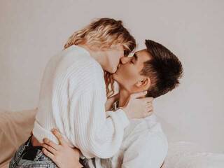 Erotski video chat FlowerNBlade