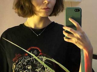 Erotski video chat future-friend