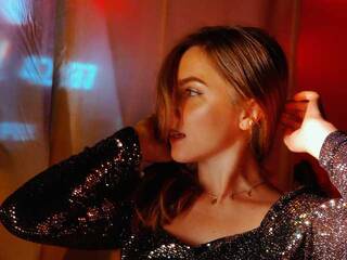 Erotski video chat girl-in-white