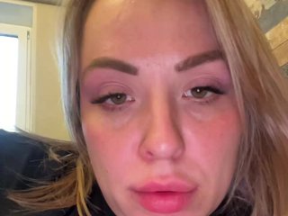 Erotski video chat HollyDoll