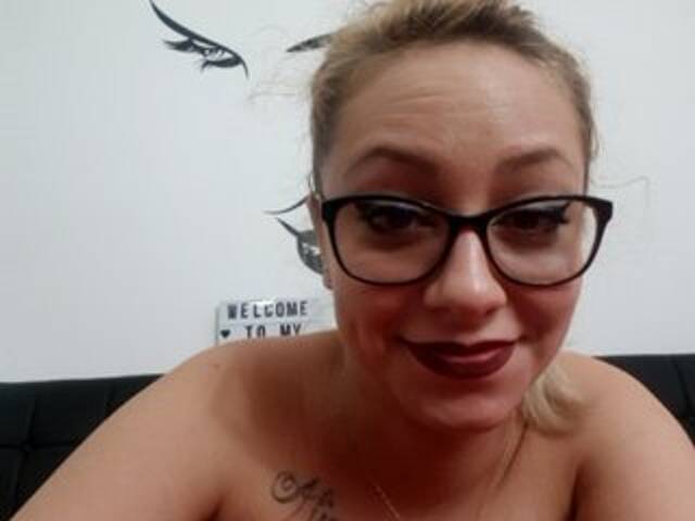 Emitiranje snimki zaslona HotAnnie1997