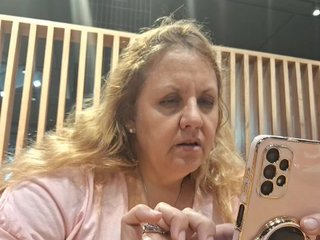 Erotski video chat HOTBABYSUCKS1