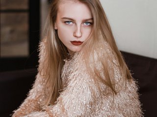 Erotski video chat HotWillow
