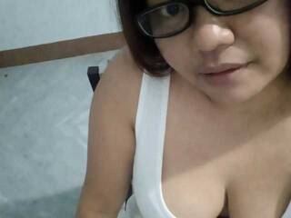 Erotski video chat hotYASSI4U