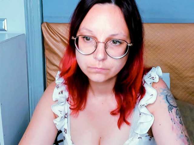 Fotografije InezLove Hello, so who will be the king of tip today?? #challenge #play #forwin #bemyking #redhairgirl #alternative #roleplay