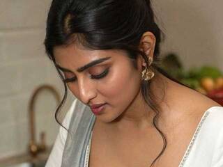 Erotski video chat IqraQueen