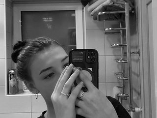 Erotski video chat jeansharp