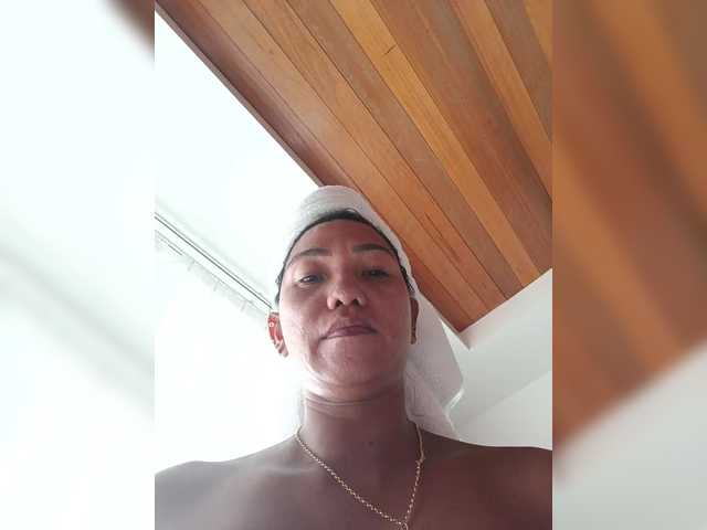 Emitiranje snimki zaslona Tina_Jade