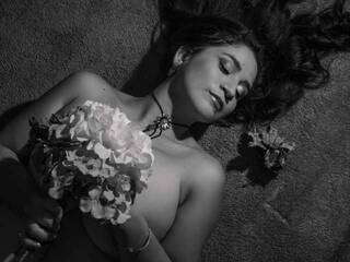 Erotski video chat JuliRobert