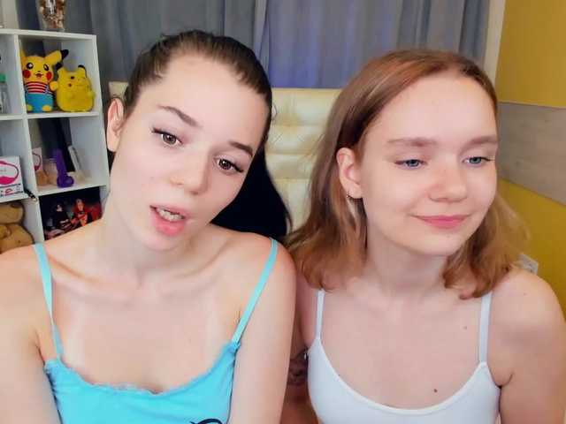 Fotografije KarenHeidi Hey guys❤️ Our name are Heidi and Kylie. Welcome in my room Full naked in Pvt❤️