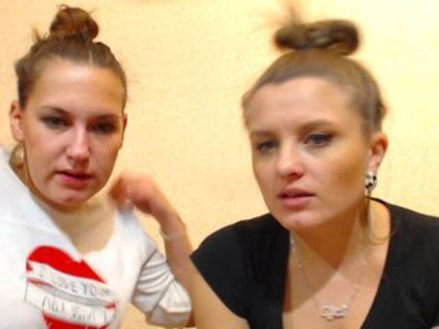 Emitiranje snimki zaslona SEX-THREESOME