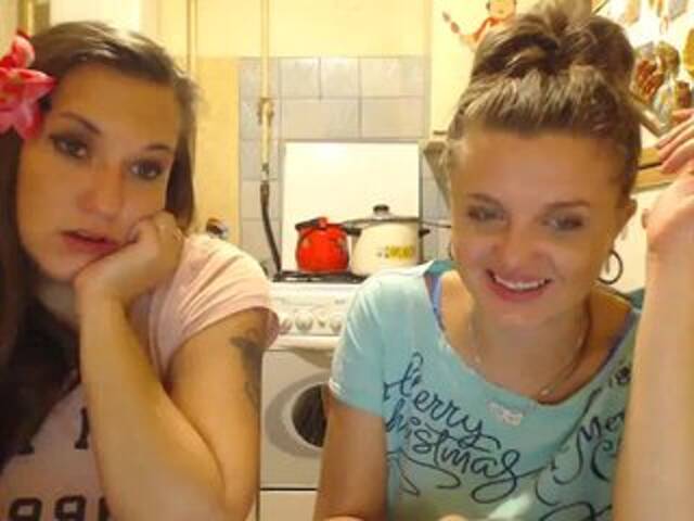 Emitiranje snimki zaslona SEX-THREESOME