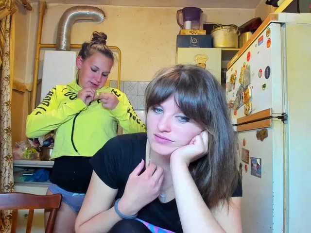 Emitiranje snimki zaslona SEX-THREESOME