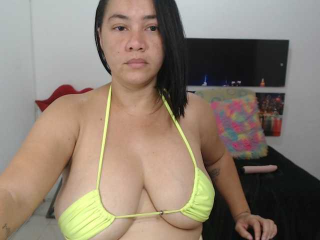 Fotografije kattyCurtys BEST BOOBS ONLINE!- BOOBJOB at 300 tips- RIDE at Goal // SHARE CAM IS ON!- PVT IS ON!