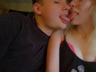 Erotski video chat kinkycouple420