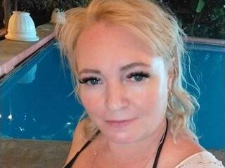 Erotski video chat KiskaLeila