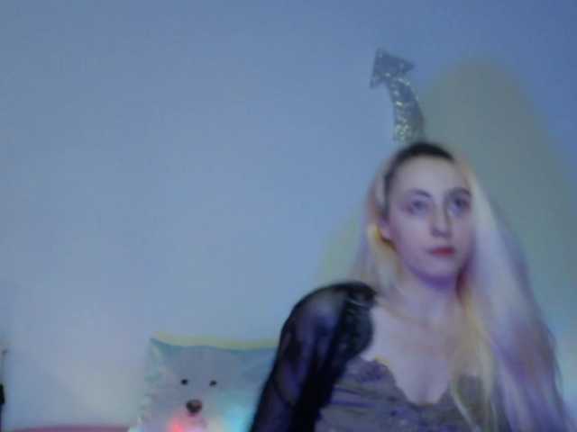 Fotografije Kittyisabelle Having fun with your Quinn! #euphoria #paypig #findom #humanatm #teamviewer #cashcow #sissy