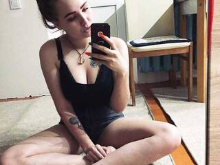 Erotski video chat koketka666