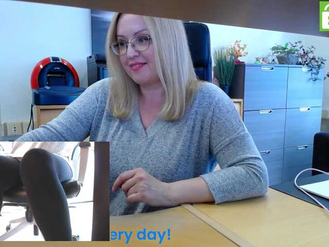 Fotografije KristinaKesh At the REAL office! @total To masturbate and cum, left to collect @remain Privats welcome!!! 151 tok before pvt! Tips only in public chat matter:) Lush reactiong from 3 tok.