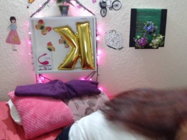 Emitiranje snimki zaslona KylieDaniiels