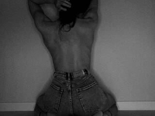 Erotski video chat L-o-l-ita