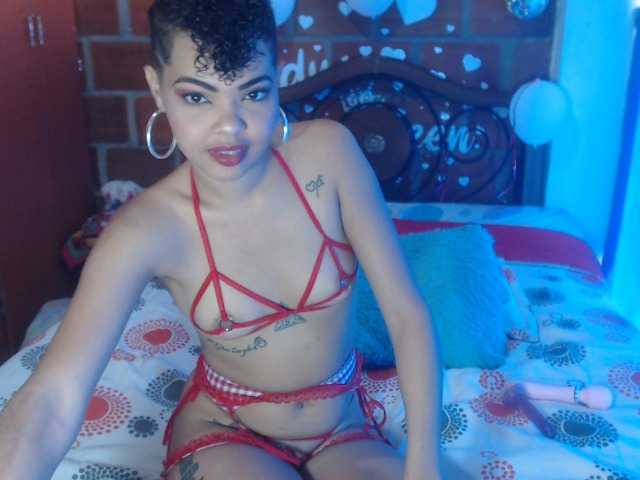 Fotografije ladyqueen19x INSTANT SQUIRT FOR 100 tokens ,how much squirt make me ?? #anal #squirt #ebony