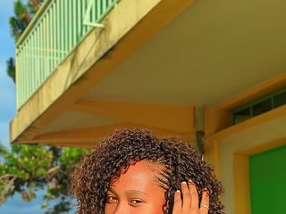 Erotski video chat Larah00