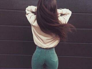 Erotski video chat Laura--kai