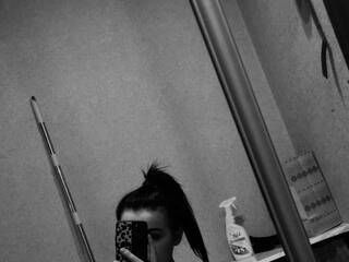 Erotski video chat Laurie-Mindy