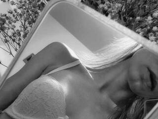 Erotski video chat LeksiAngel