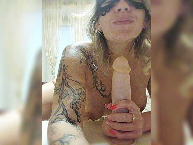 Fotografije Ladybabochka We collect tokens on the show _sex with dildo in pussy in a general chat @total It remains to collect @remain Babochka_i_am insta.