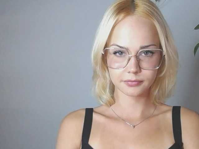 Fotografije lexieSpicy Sweet and yet dang naughty ;) #innocentface #sweet #petite #glasses #fetish #natural #shorthair #domina #teaser #cfmn #joi #cei #cbt #sph #cucktrainingI don;t speak russian